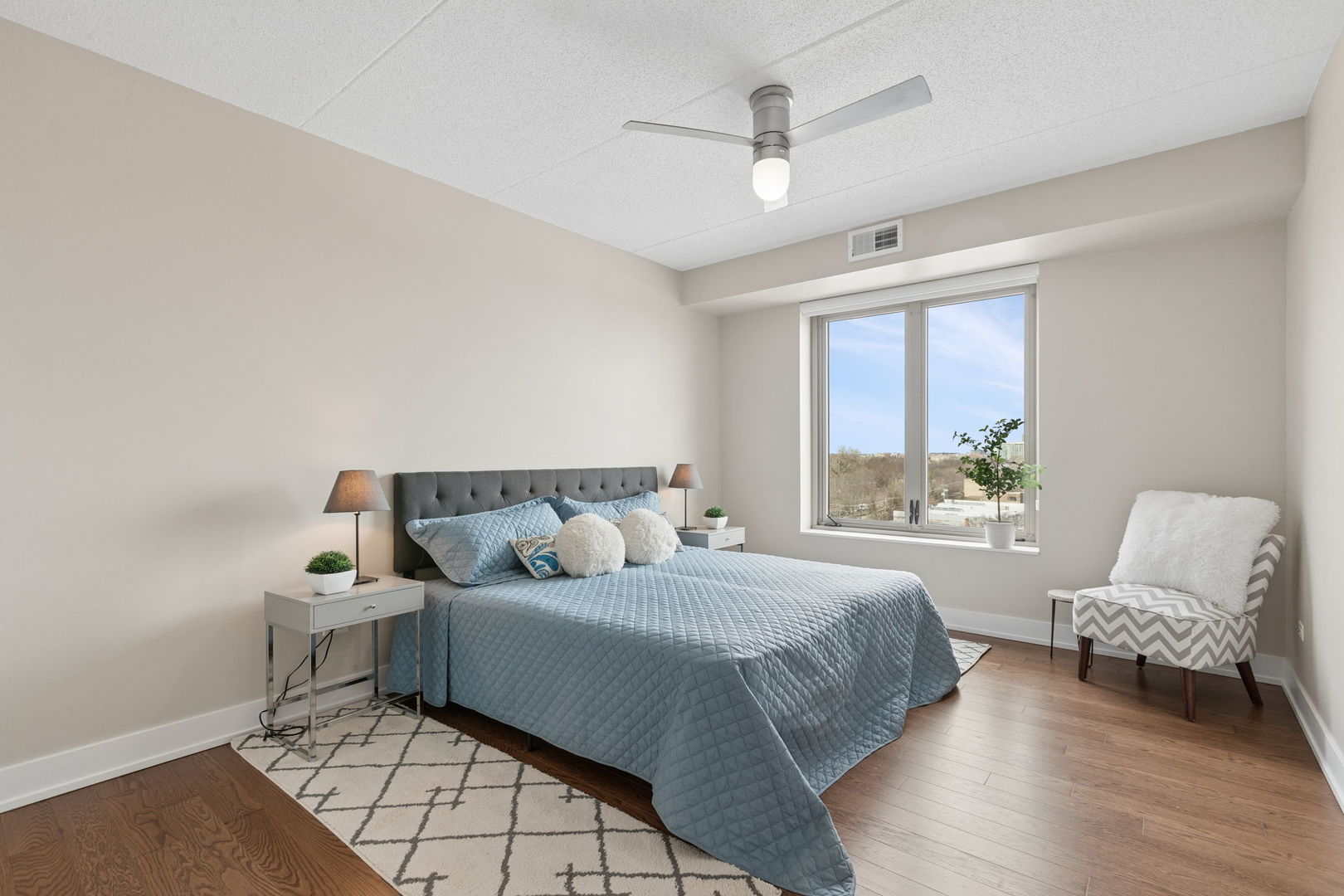 515 MAIN Street Unit: 802