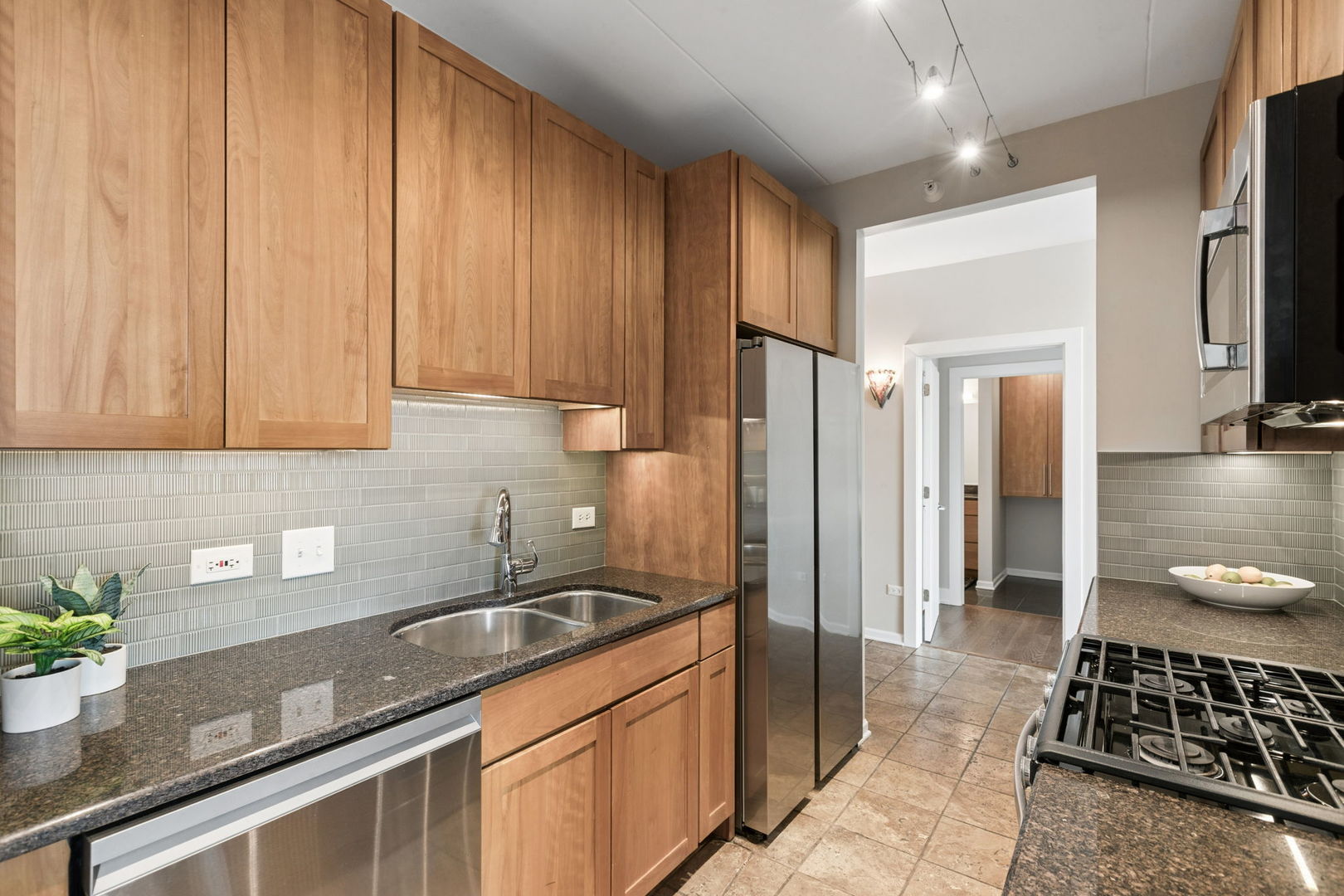 515 MAIN Street Unit: 802