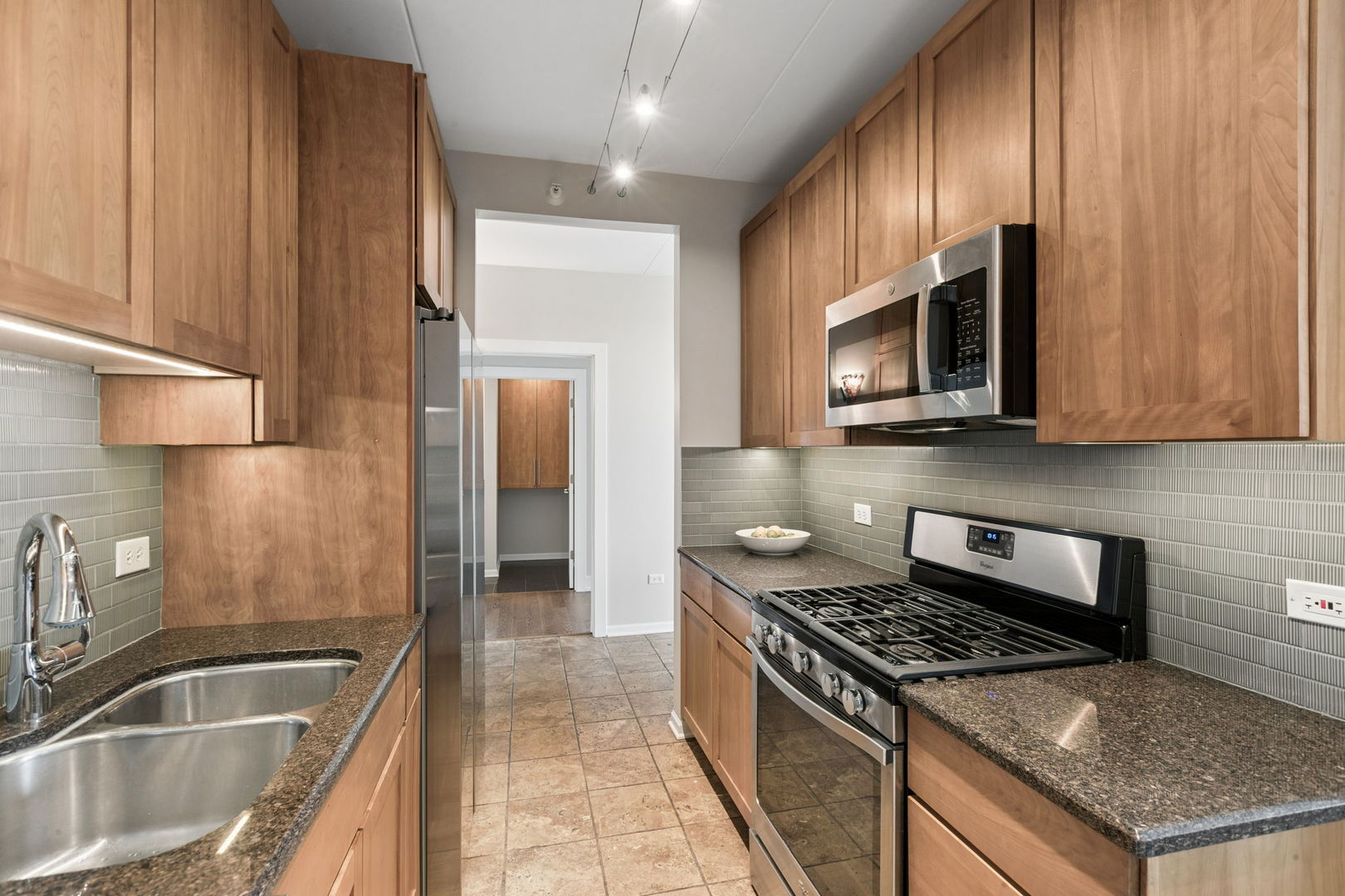 515 MAIN Street Unit: 802