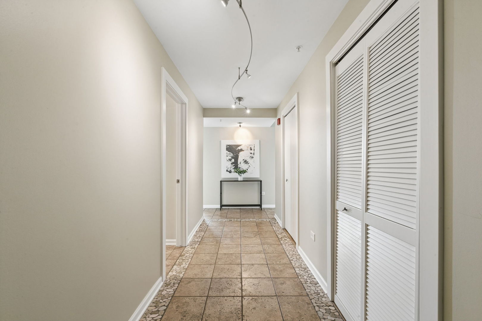 515 MAIN Street Unit: 802