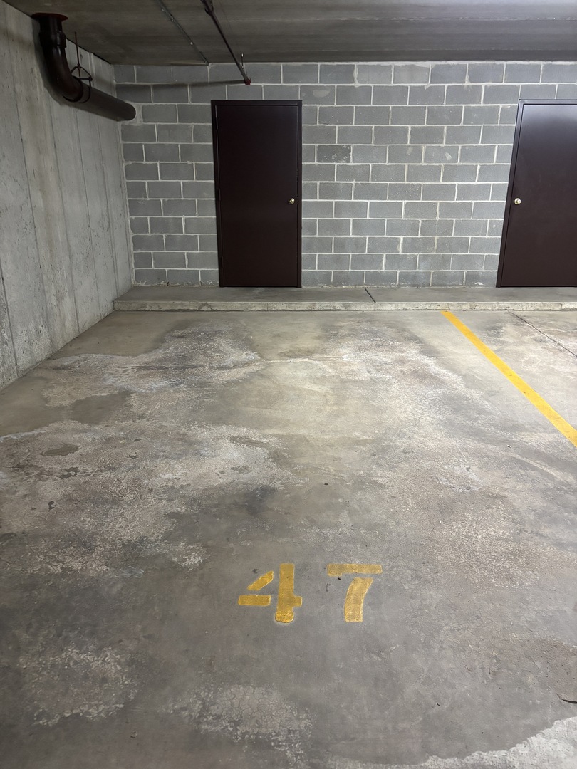 5155 Madison Street Unit: 3-208