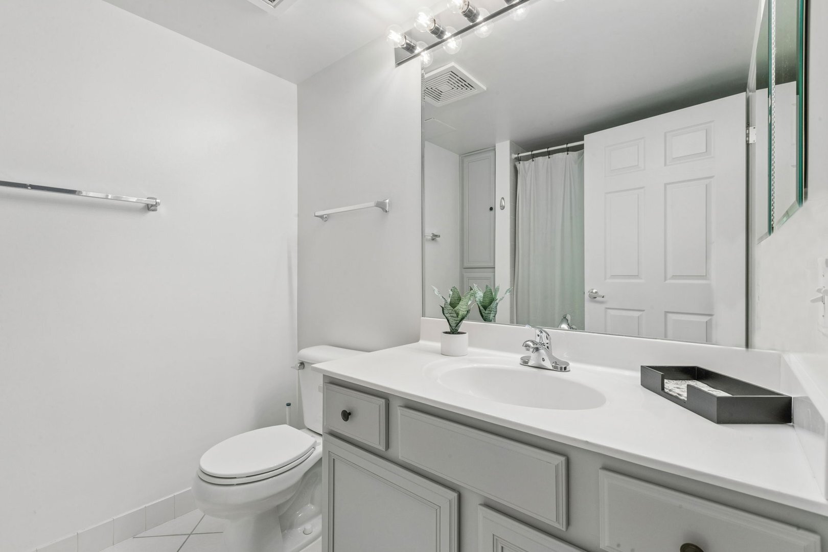 5155 Madison Street Unit: 3-208