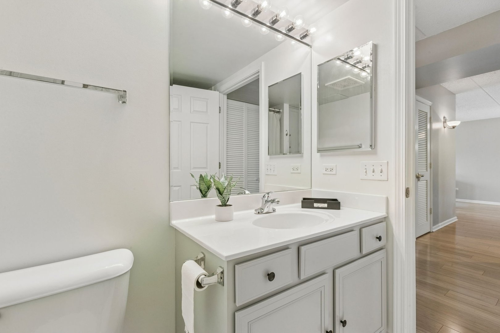 5155 Madison Street Unit: 3-208