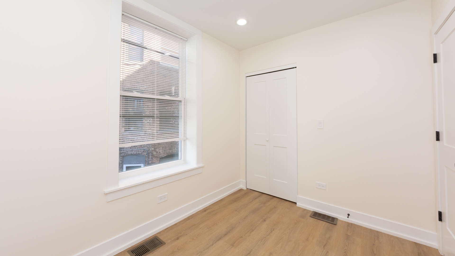 2036 N Hoyne Avenue Unit: 1