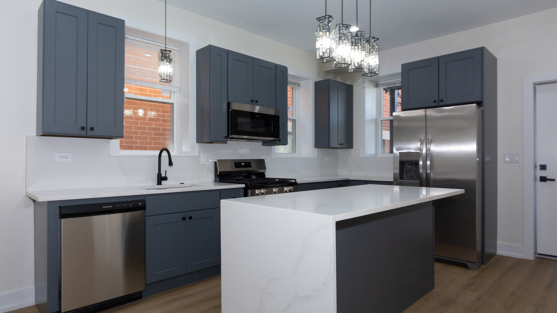 2036 N Hoyne Avenue Unit: 1