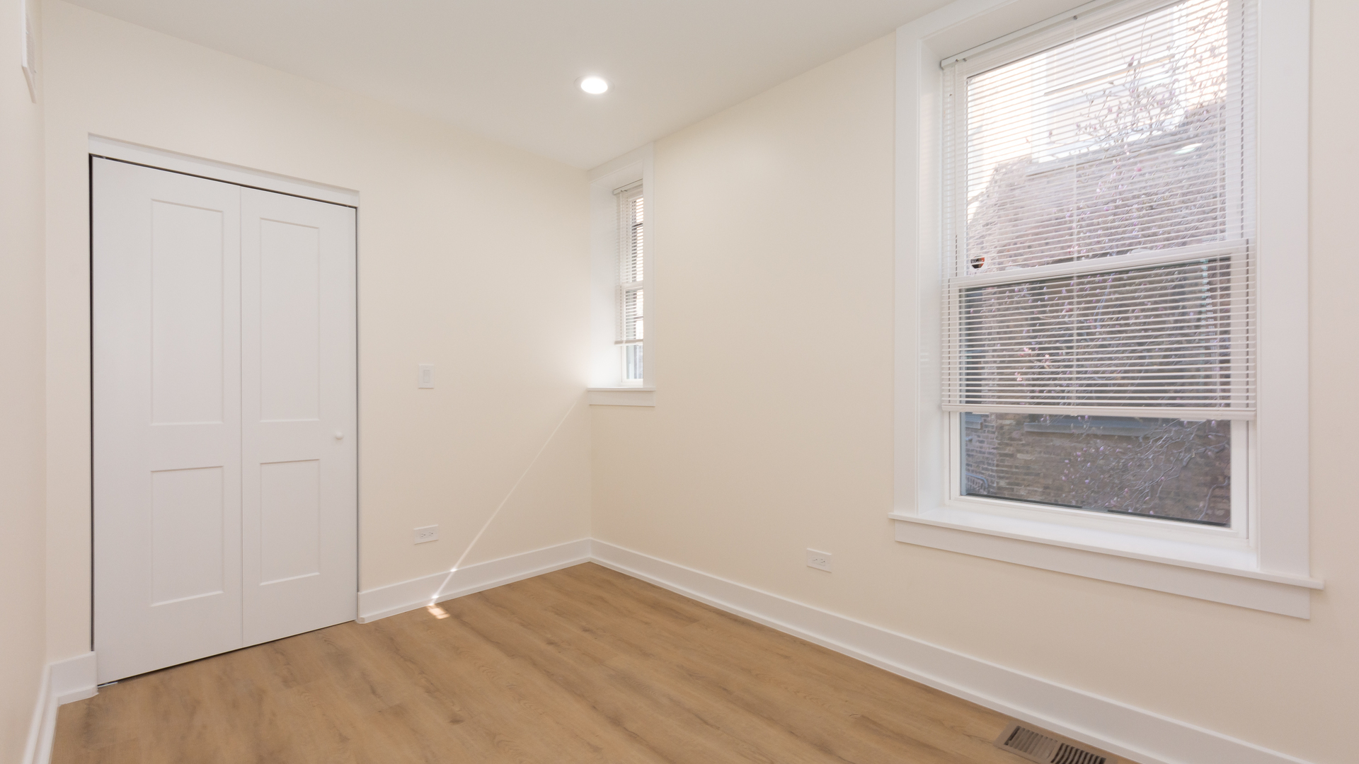 2036 N Hoyne Avenue Unit: 1