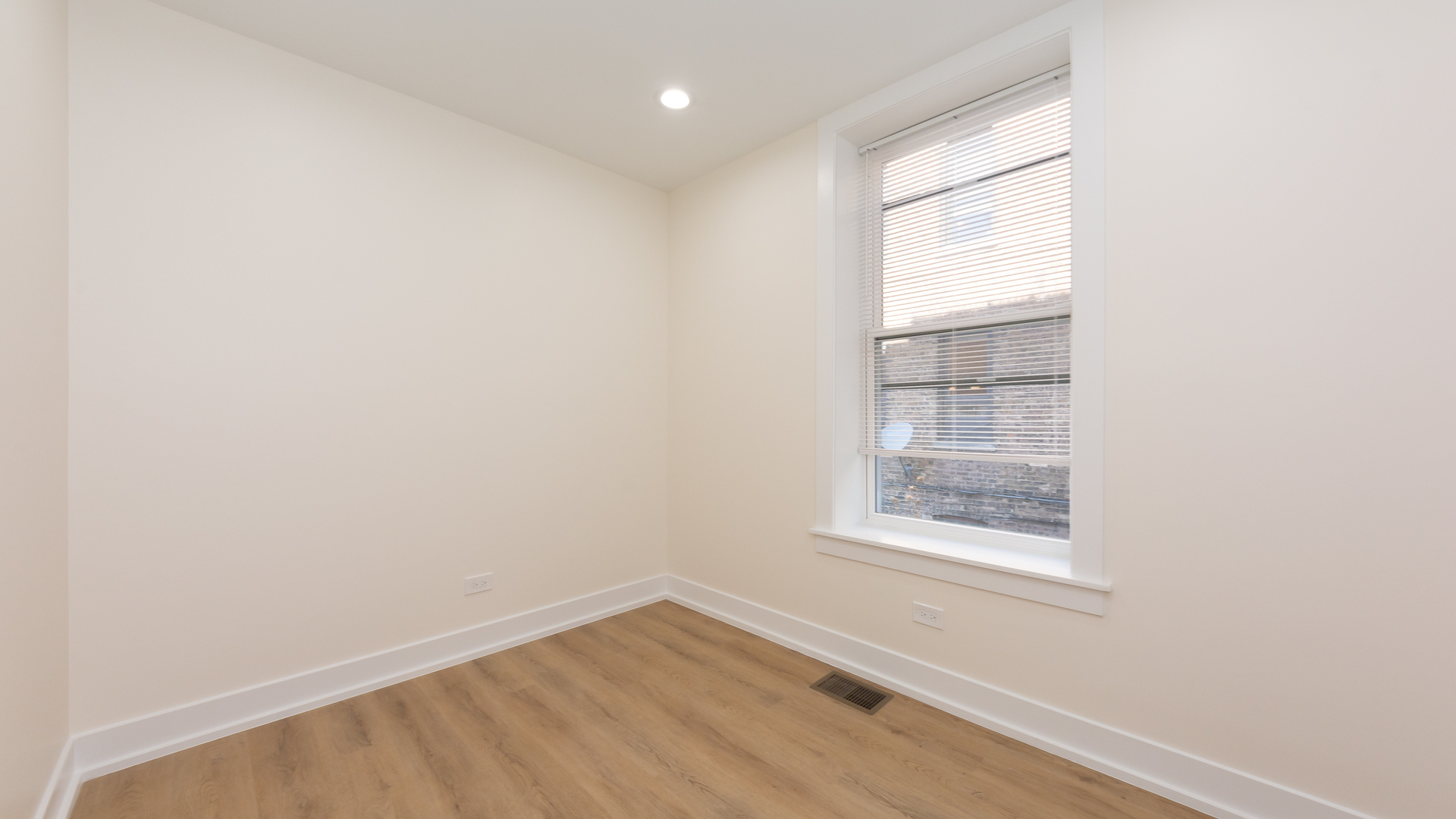 2036 N Hoyne Avenue Unit: 1