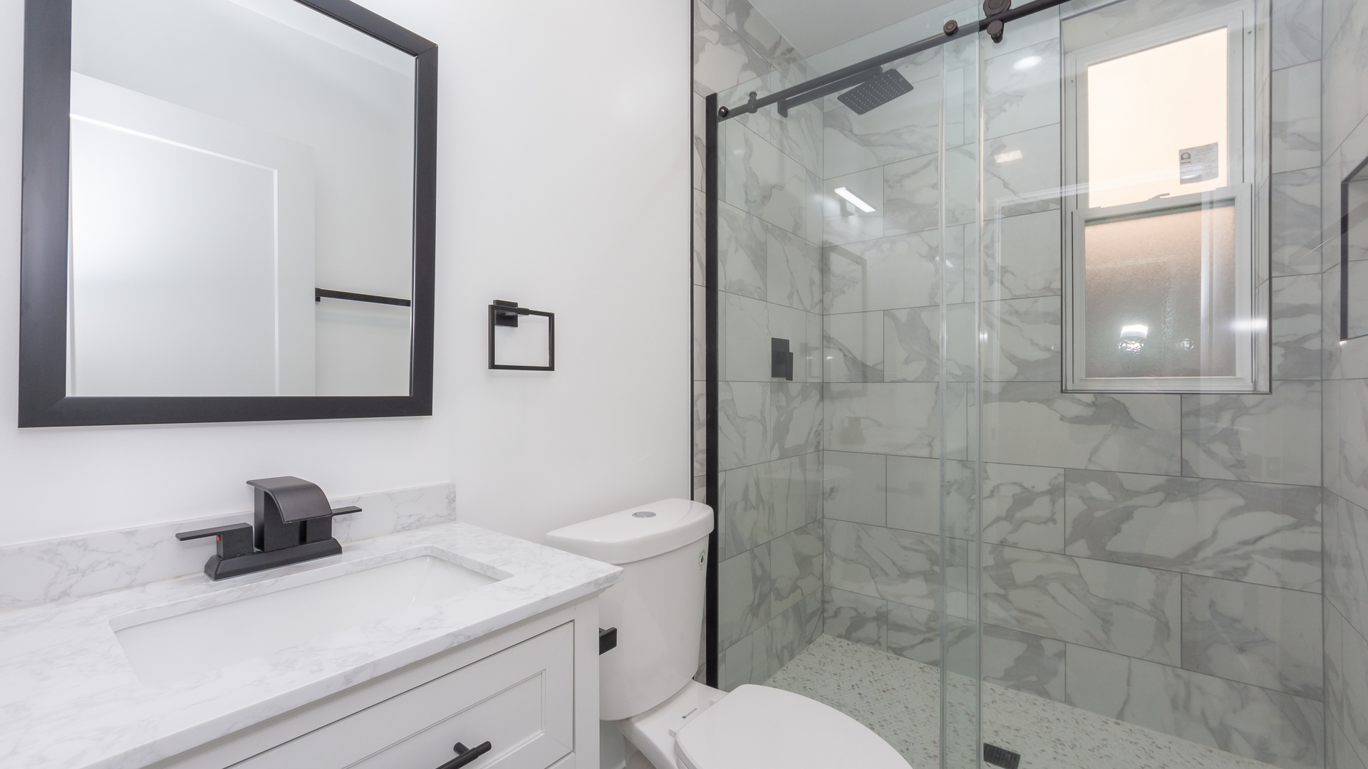 2036 N Hoyne Avenue Unit: 1