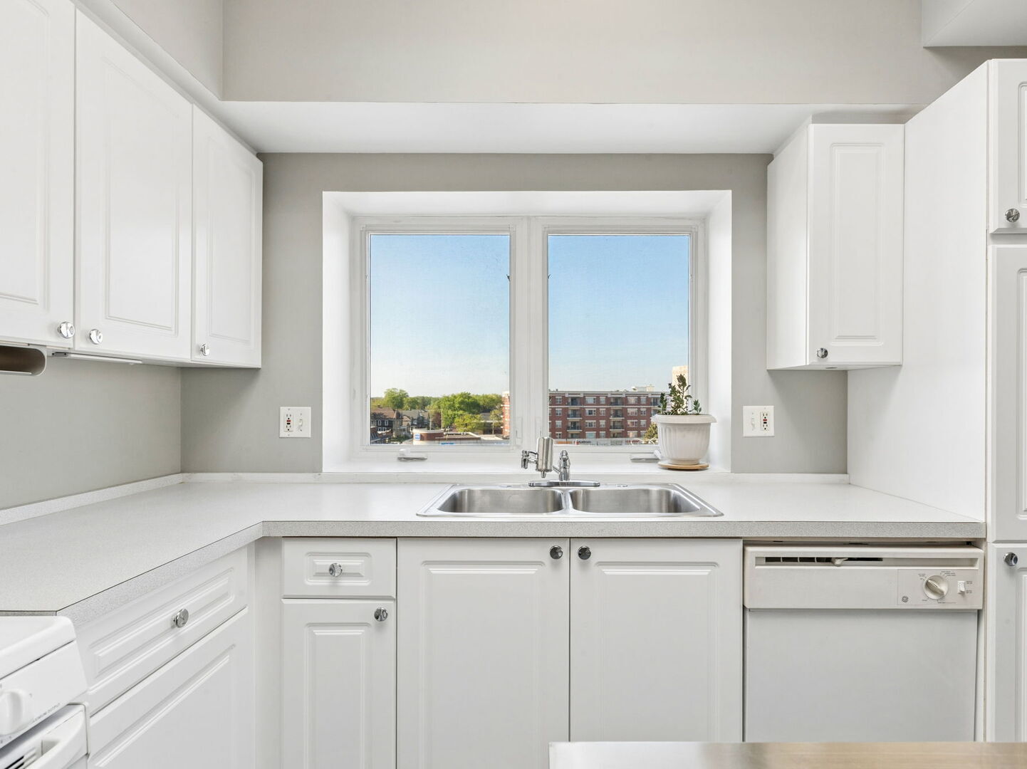 3303 GROVE Avenue Unit: 604