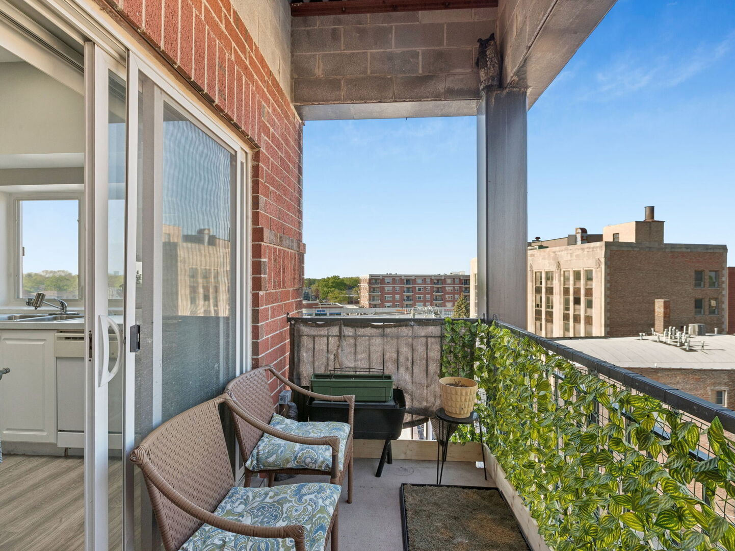 3303 GROVE Avenue Unit: 604