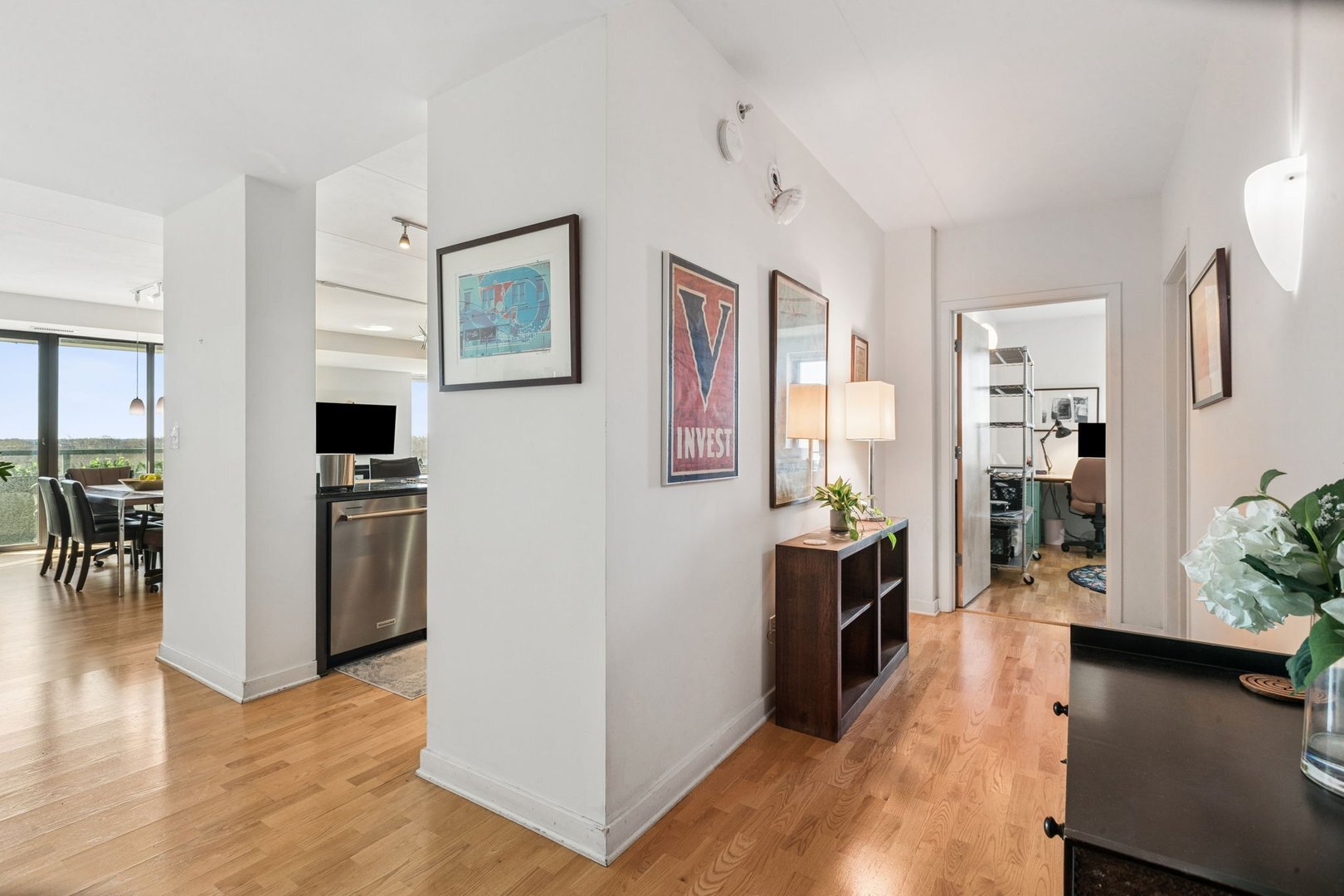 900 CHICAGO Avenue Unit: 609