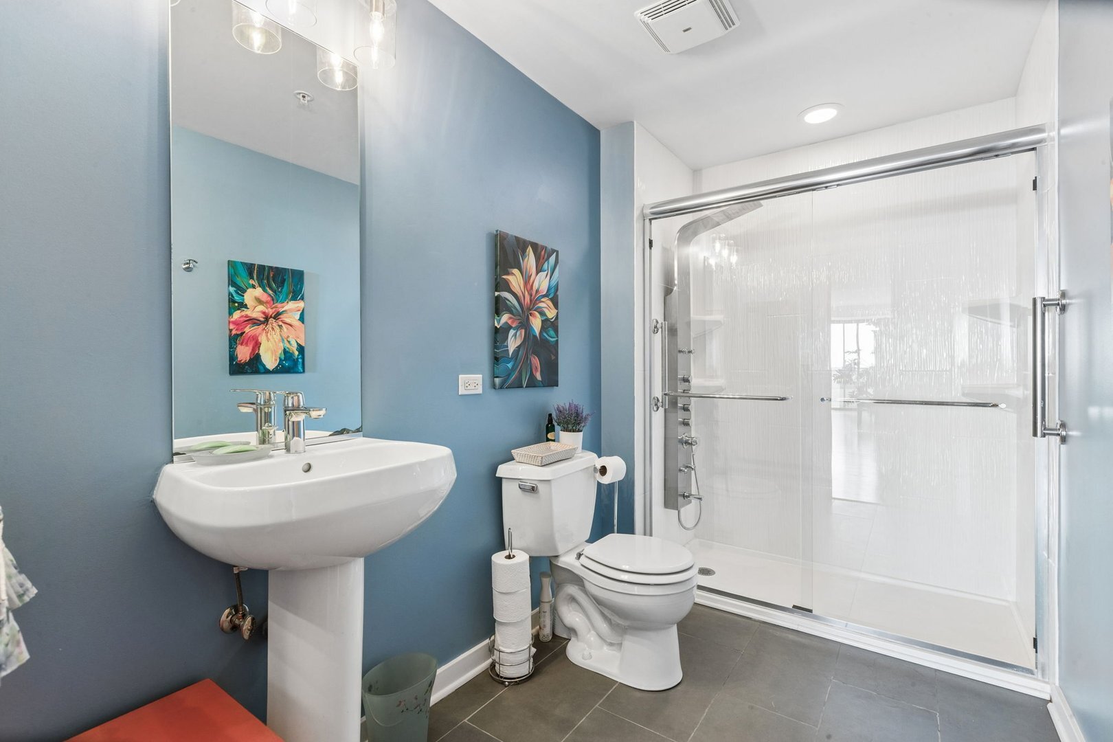 900 CHICAGO Avenue Unit: 609