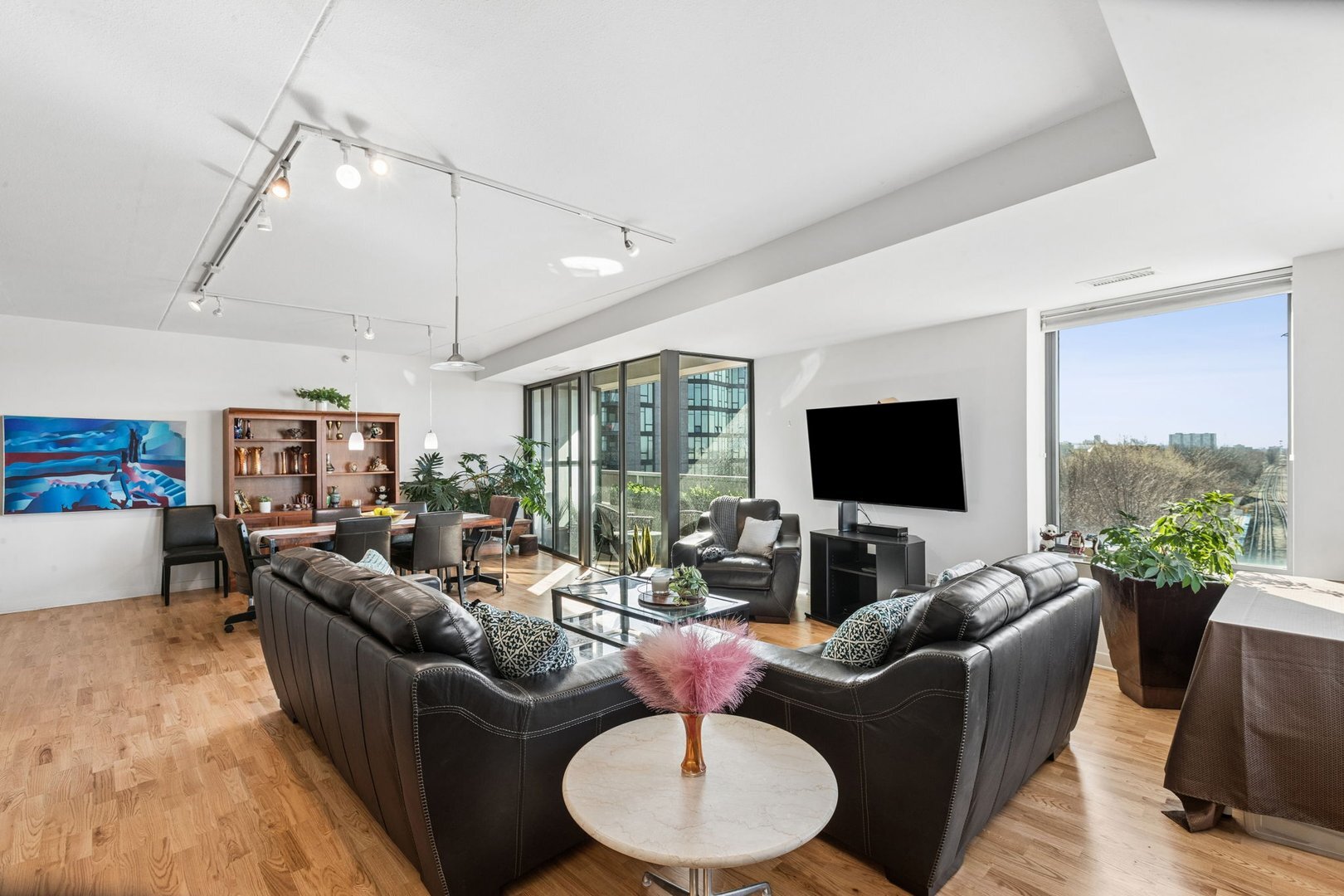 900 CHICAGO Avenue Unit: 609
