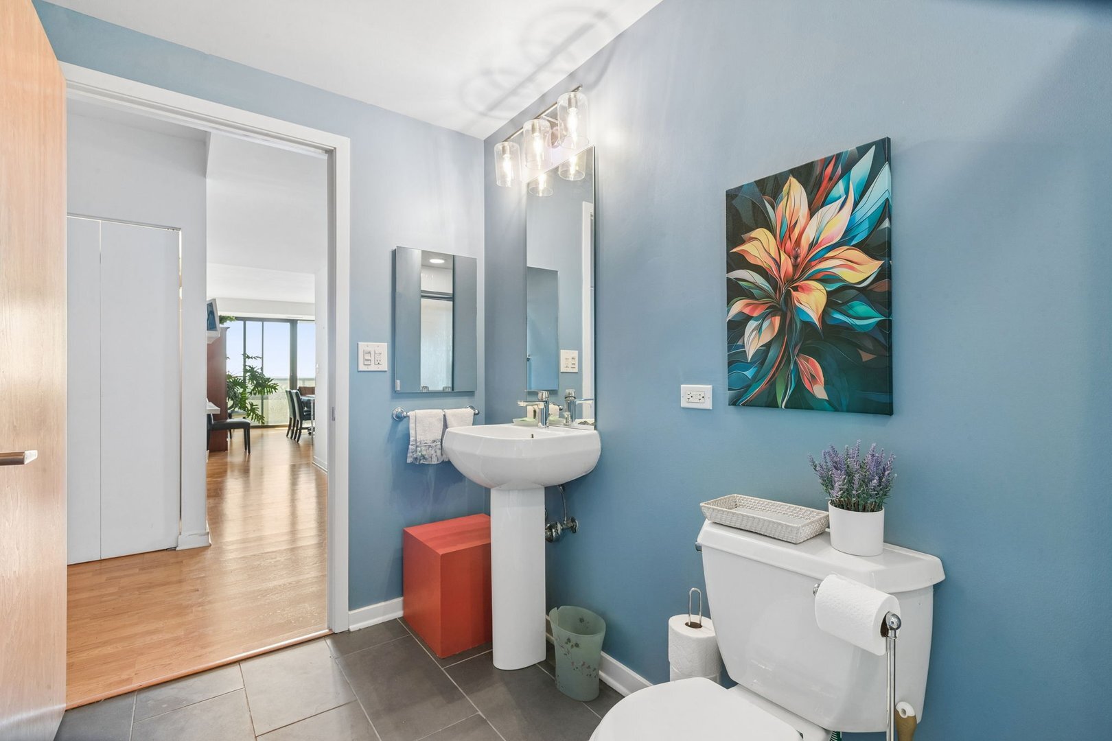 900 CHICAGO Avenue Unit: 609