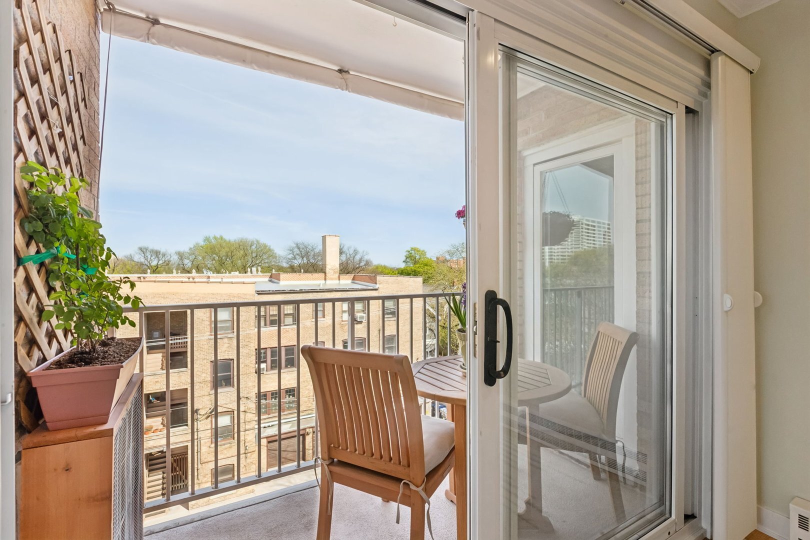 1333 Maple Avenue Unit: 5D