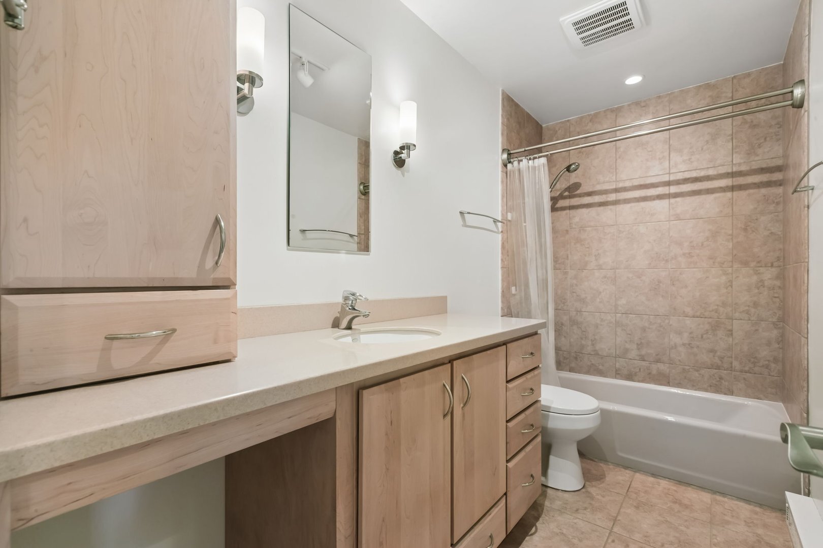 1333 Maple Avenue Unit: 5D