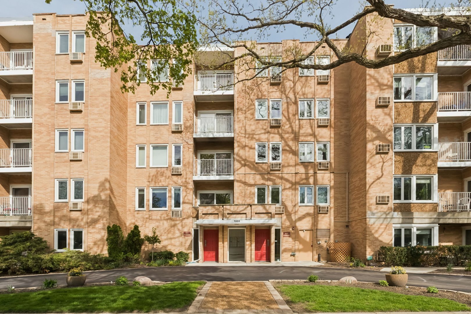1333 Maple Avenue Unit: 5D