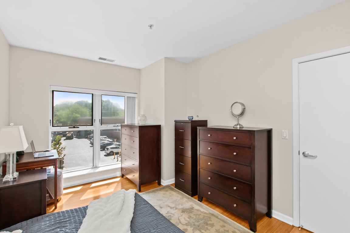 1210 Chicago Avenue Unit: 305B