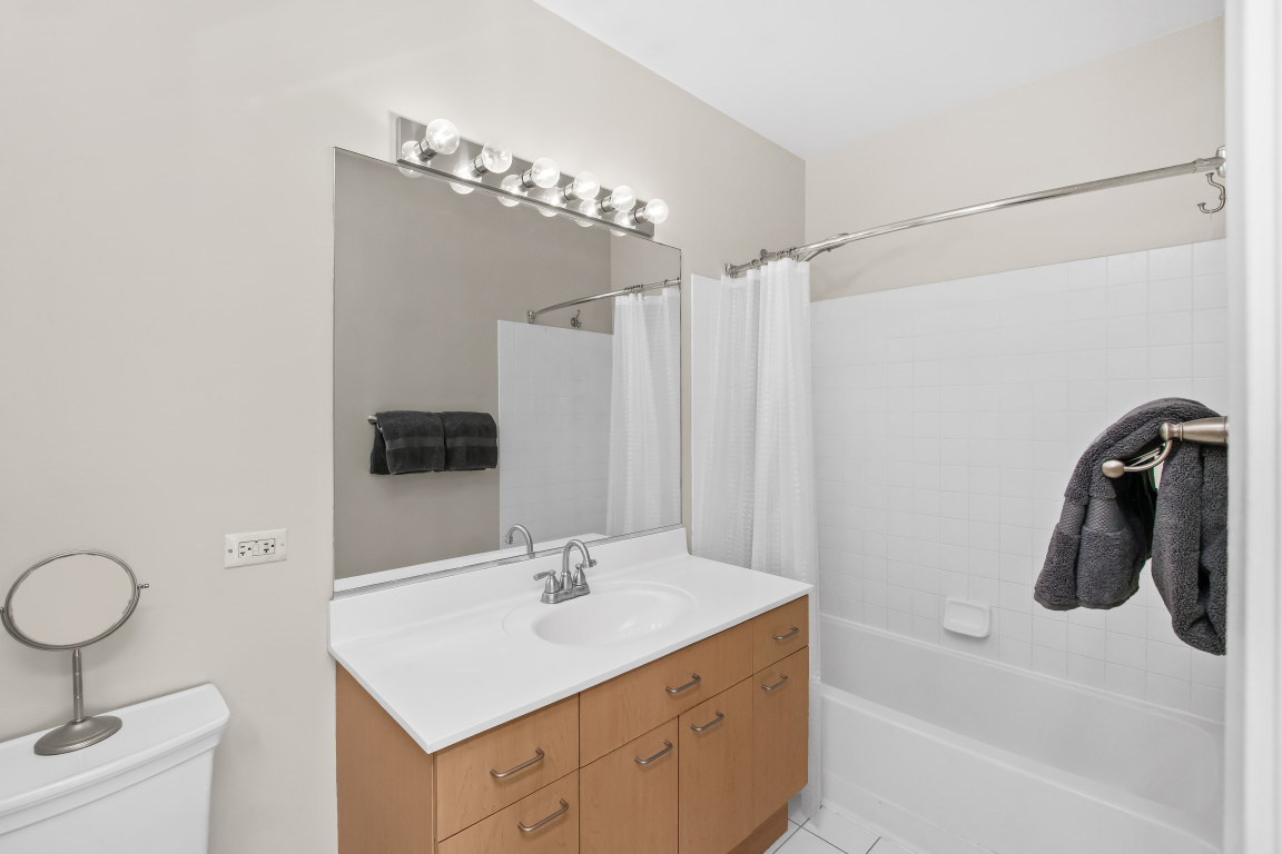 1210 Chicago Avenue Unit: 305B