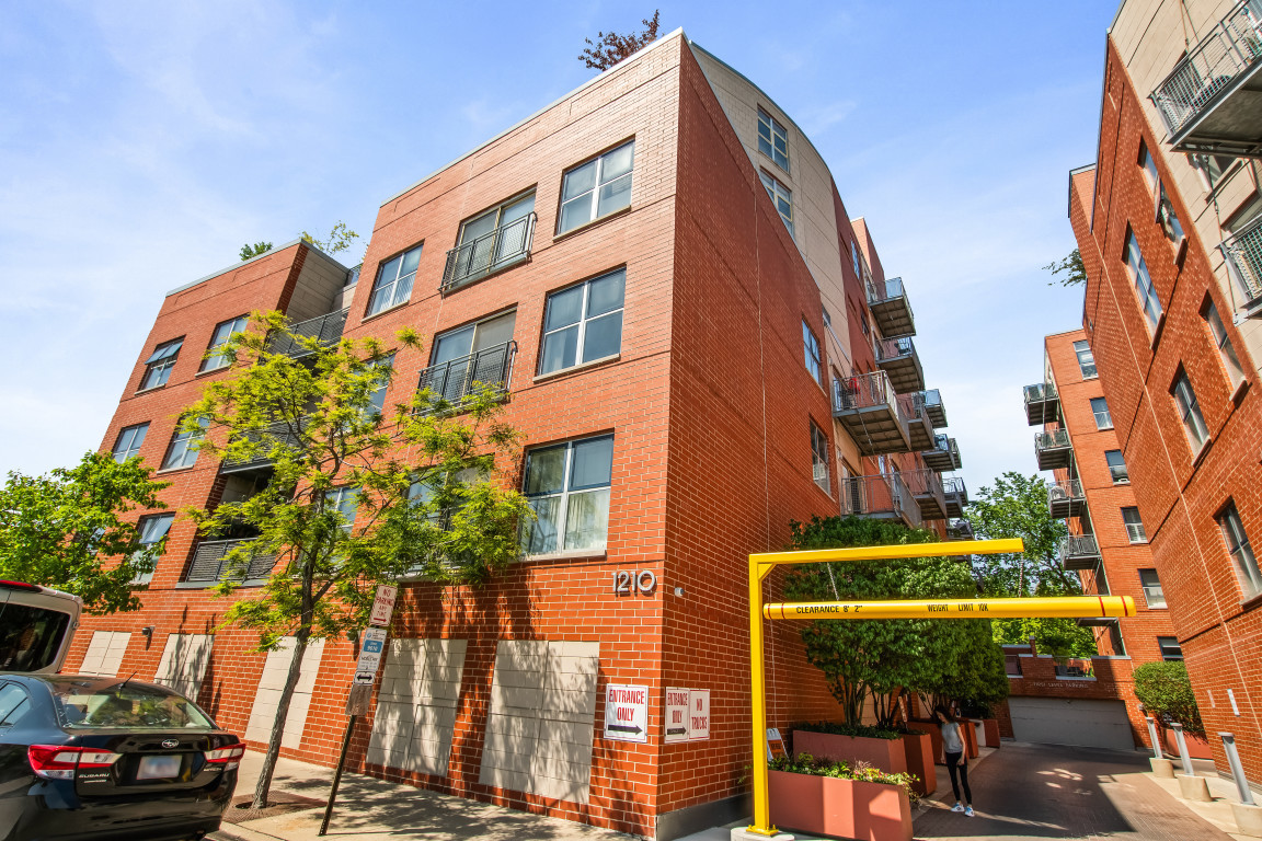 1210 Chicago Avenue Unit: 305B