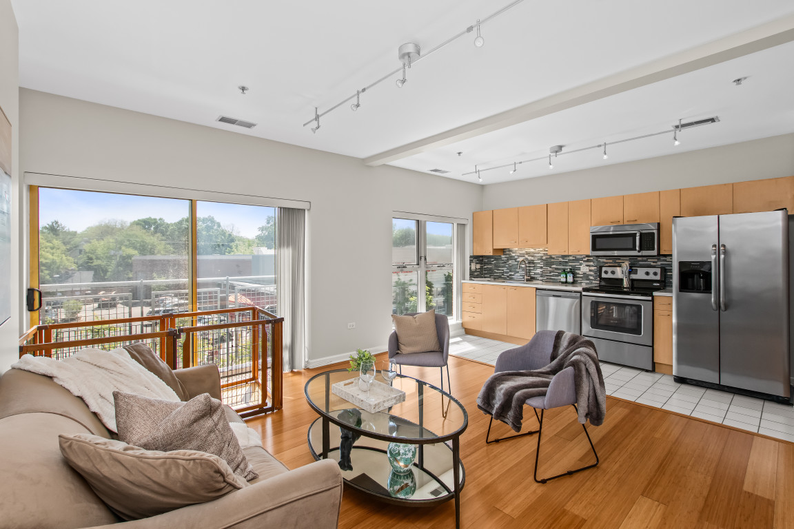 1210 Chicago Avenue Unit: 305B