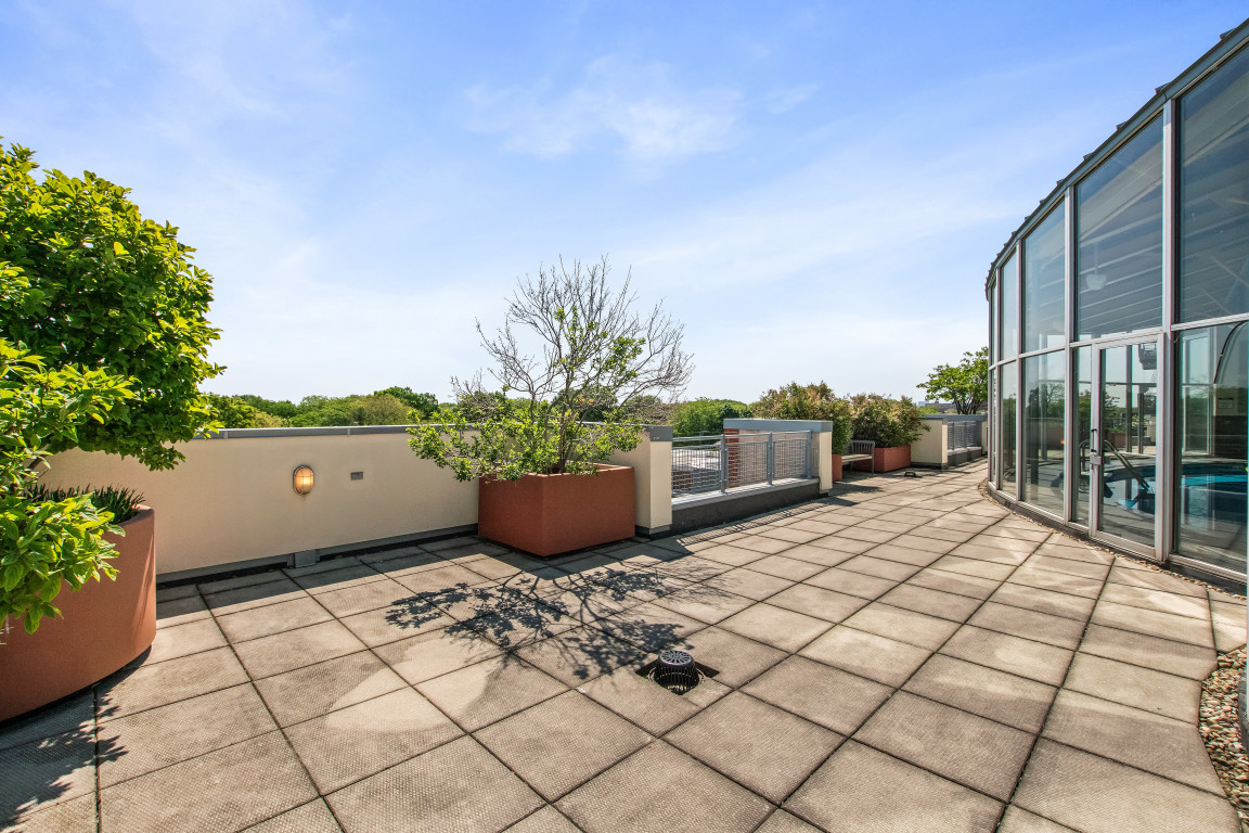 1210 Chicago Avenue Unit: 305B