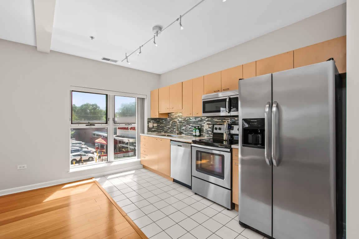 1210 Chicago Avenue Unit: 305B