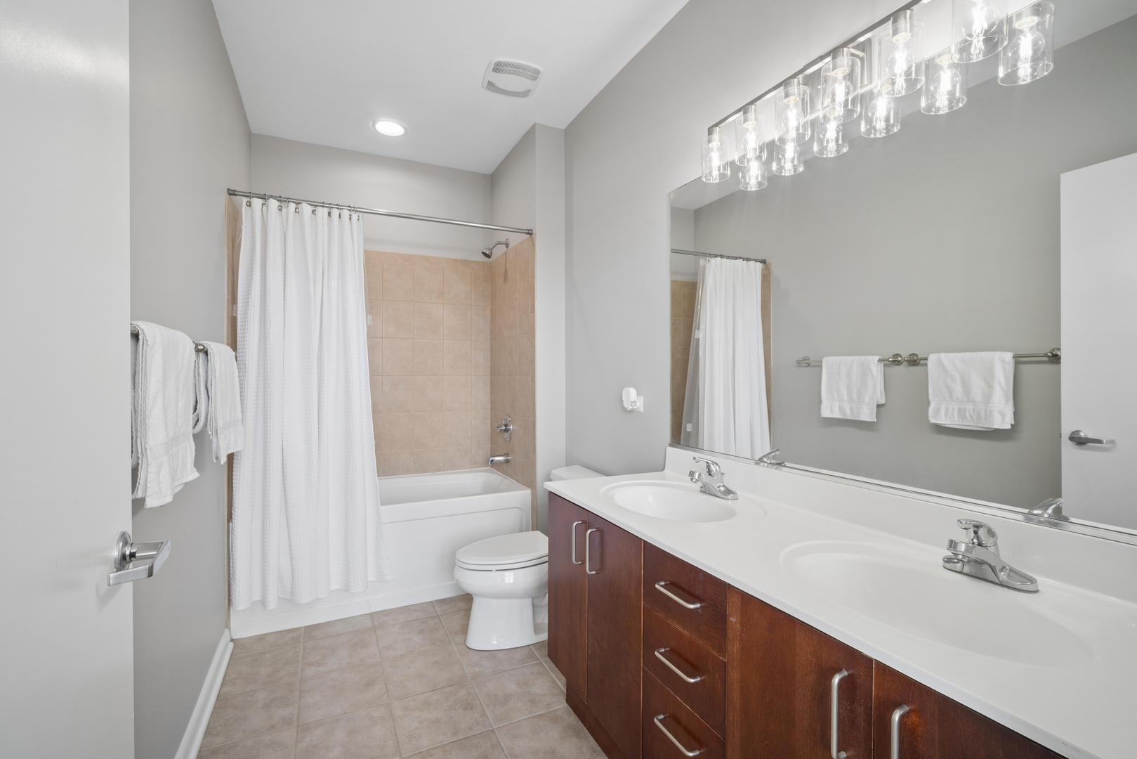 1720 Oak Avenue Unit: 711