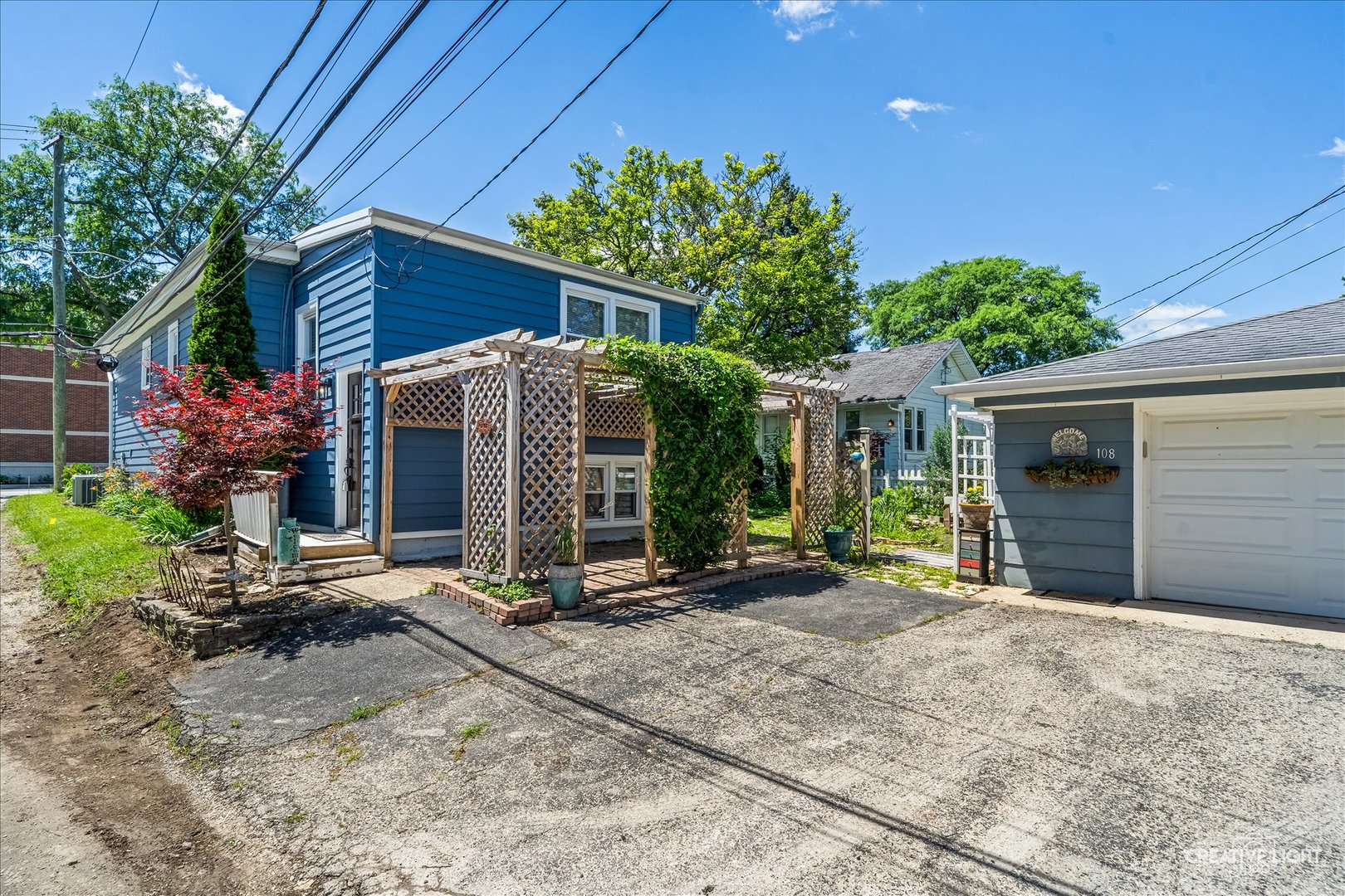 108 E Burlington Avenue