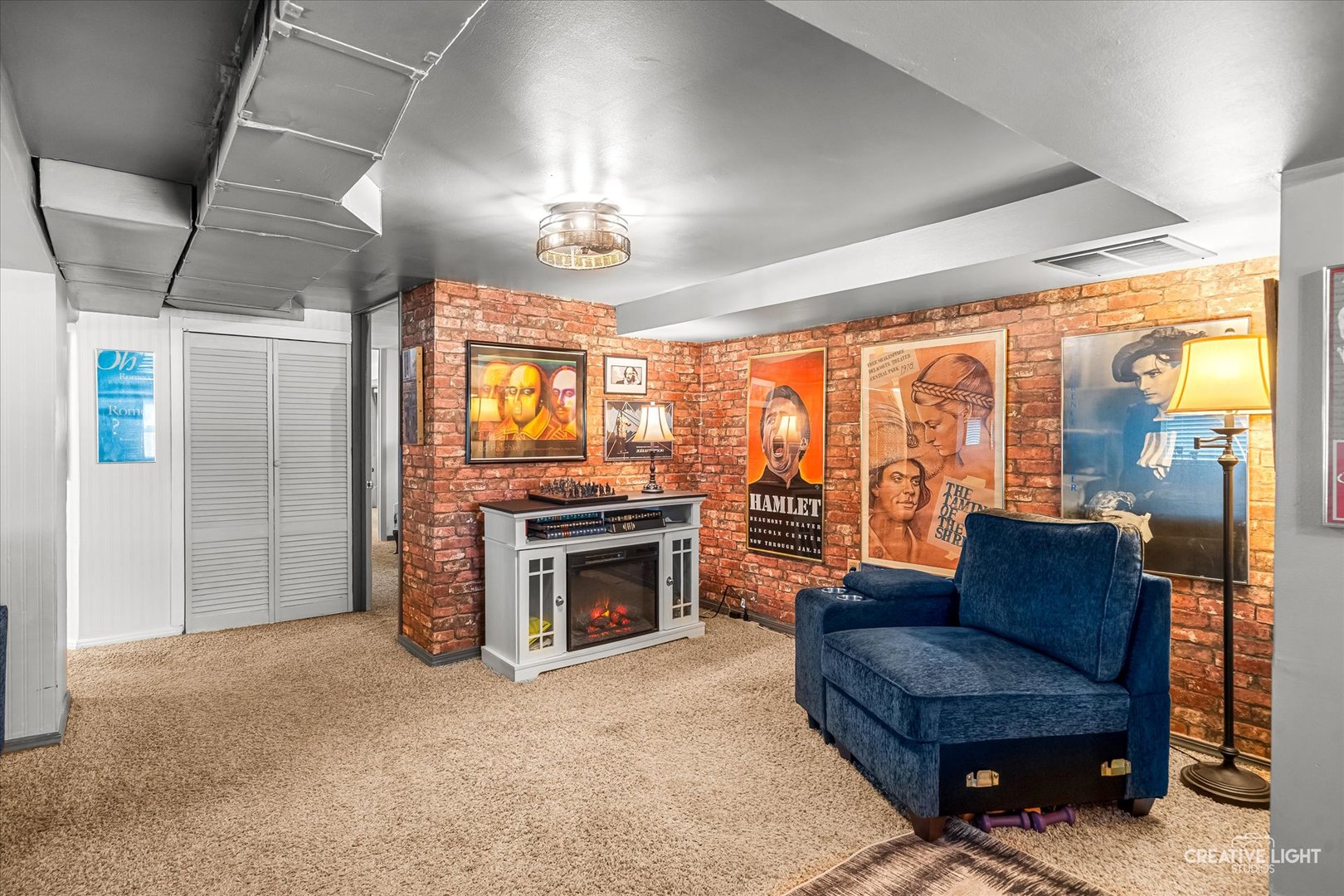108 E Burlington Avenue