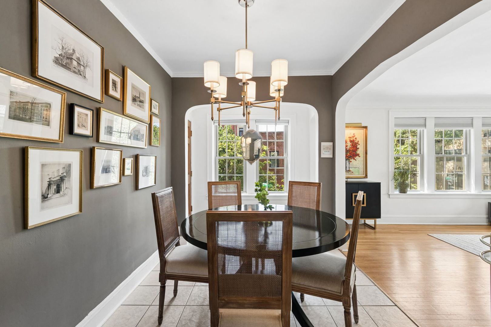 1956 W Melrose Street Unit: 202
