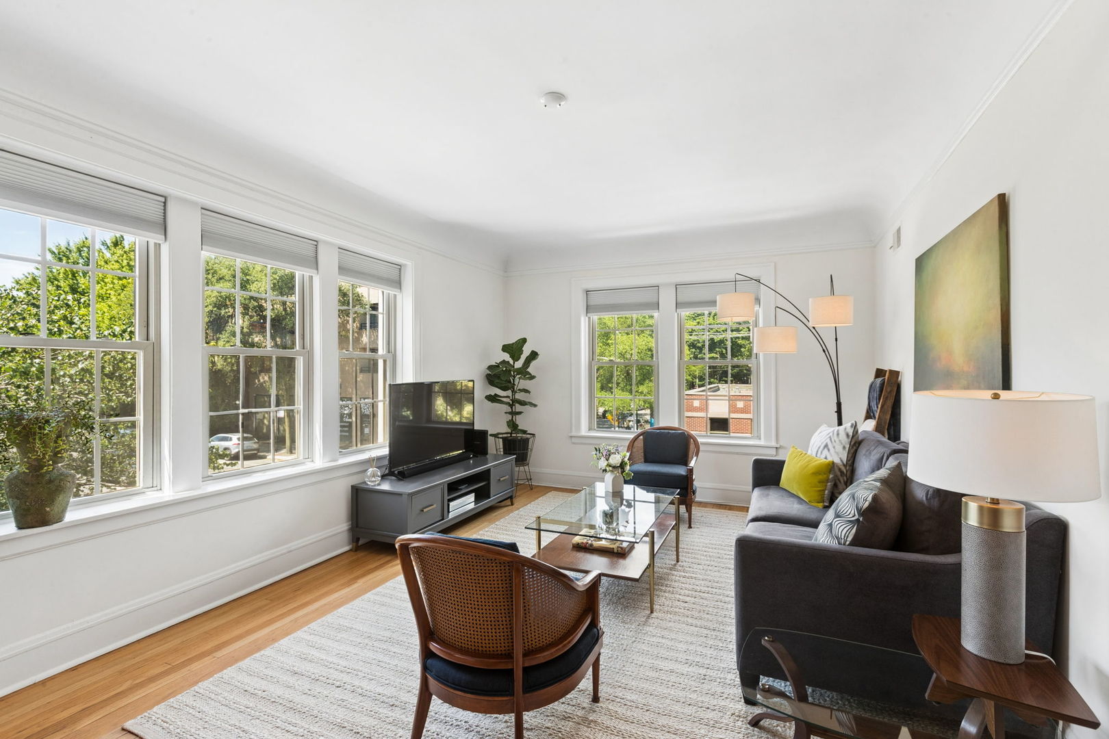 1956 W Melrose Street Unit: 202