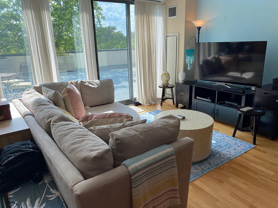 900 Chicago Avenue Unit: 316