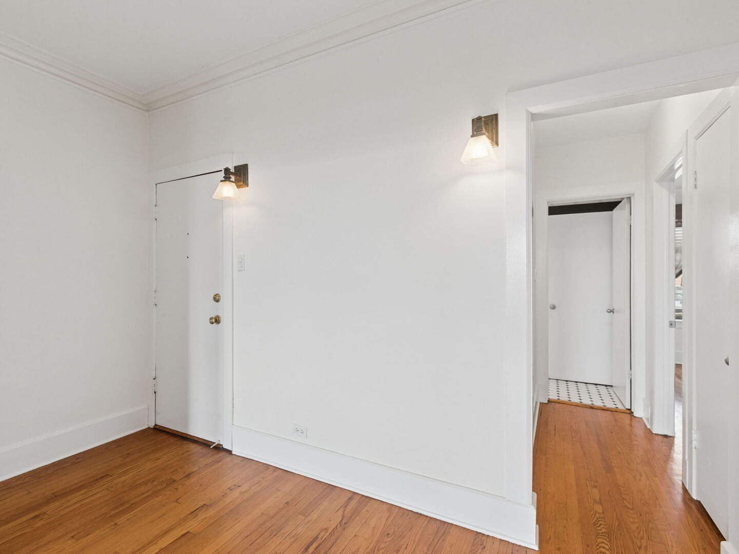 1044 W Balmoral Avenue Unit: 4C