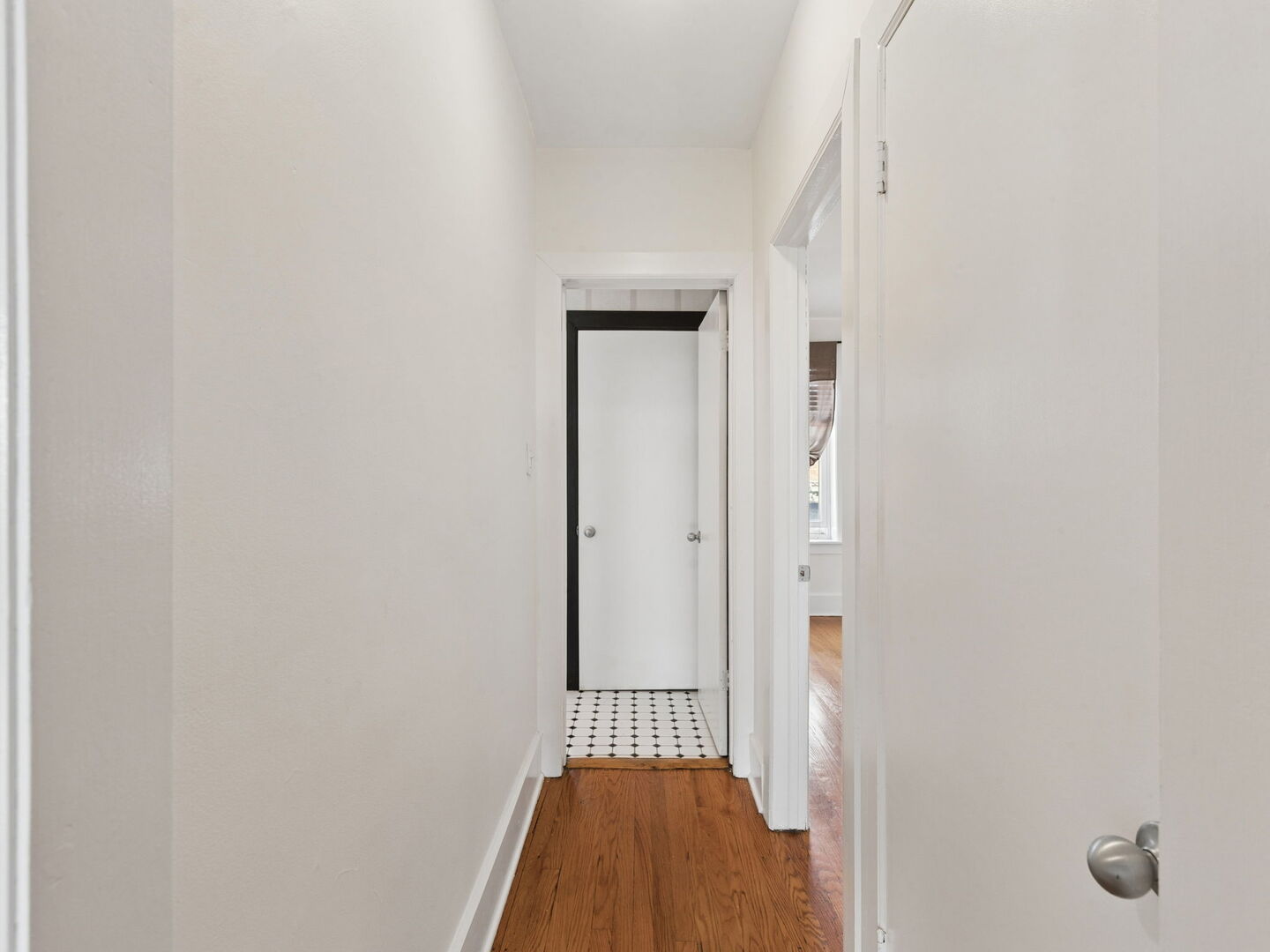 1044 W Balmoral Avenue Unit: 4C