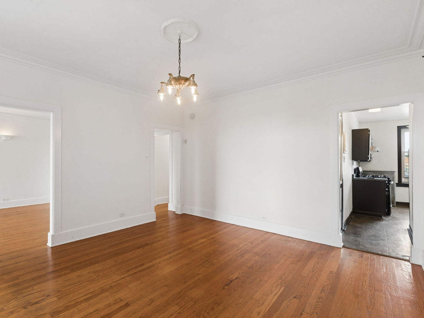 1044 W Balmoral Avenue Unit: 4C
