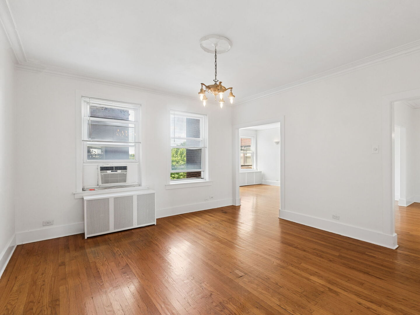 1044 W Balmoral Avenue Unit: 4C