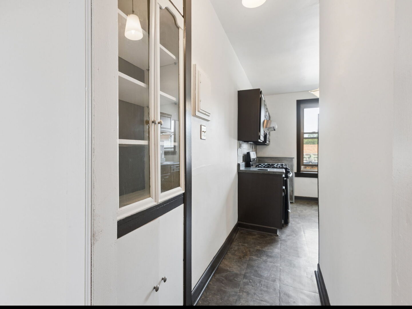 1044 W Balmoral Avenue Unit: 4C