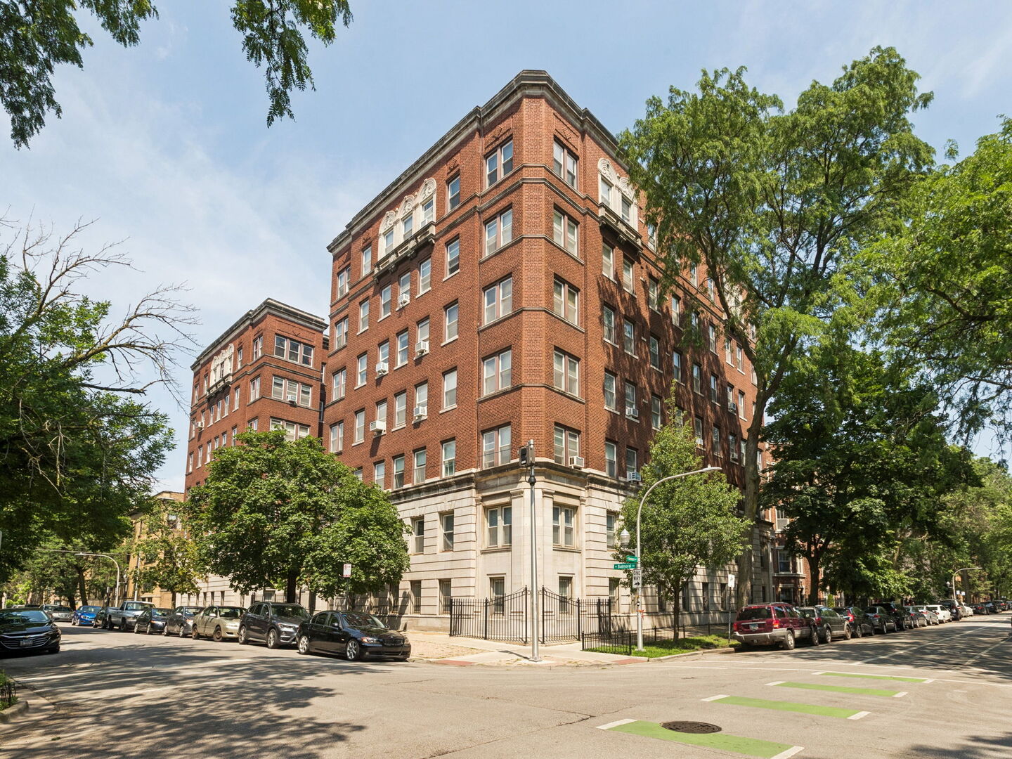 1044 W Balmoral Avenue Unit: 4C