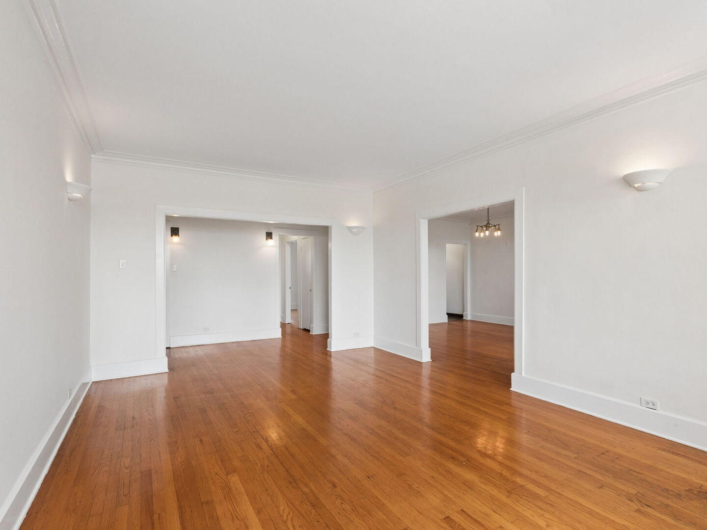1044 W Balmoral Avenue Unit: 4C
