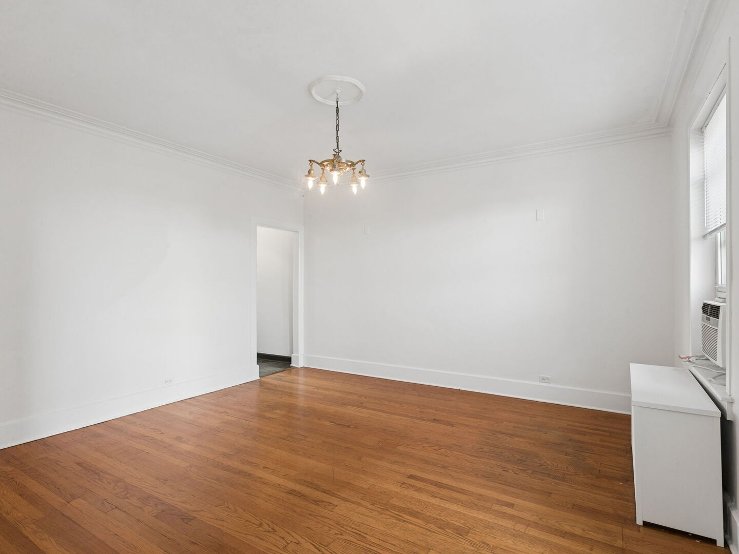 1044 W Balmoral Avenue Unit: 4C