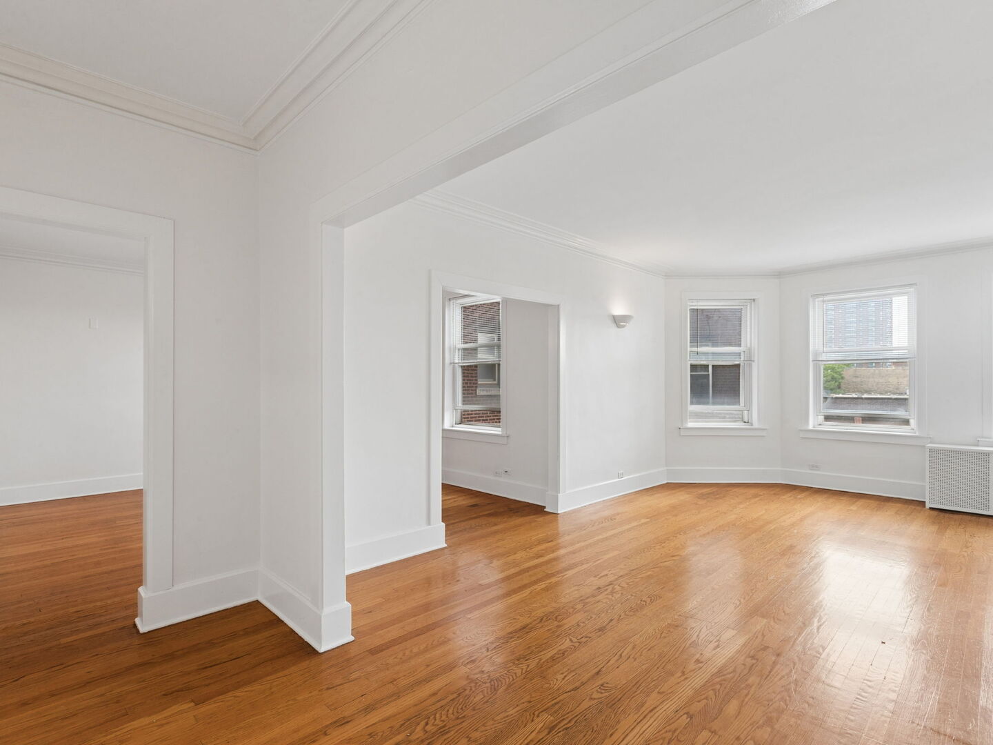 1044 W Balmoral Avenue Unit: 4C