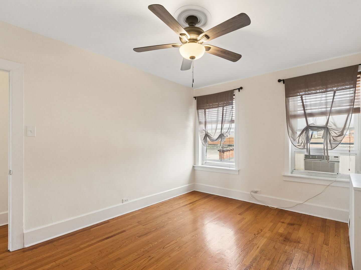 1044 W Balmoral Avenue Unit: 4C