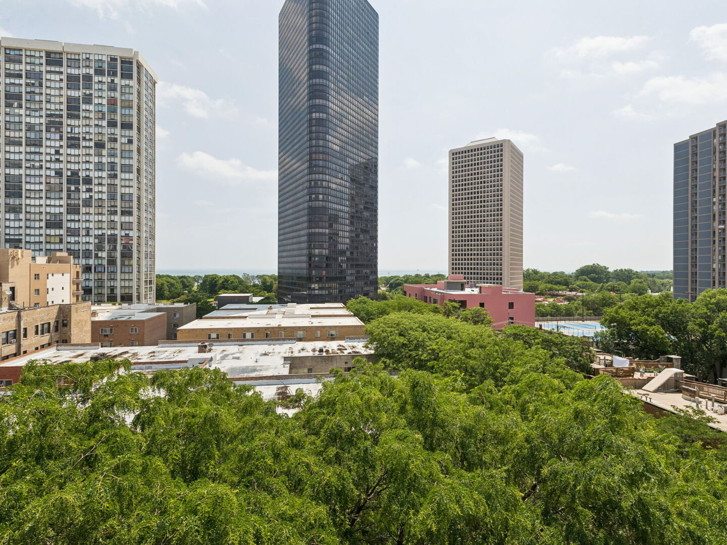 1044 W Balmoral Avenue Unit: 4C