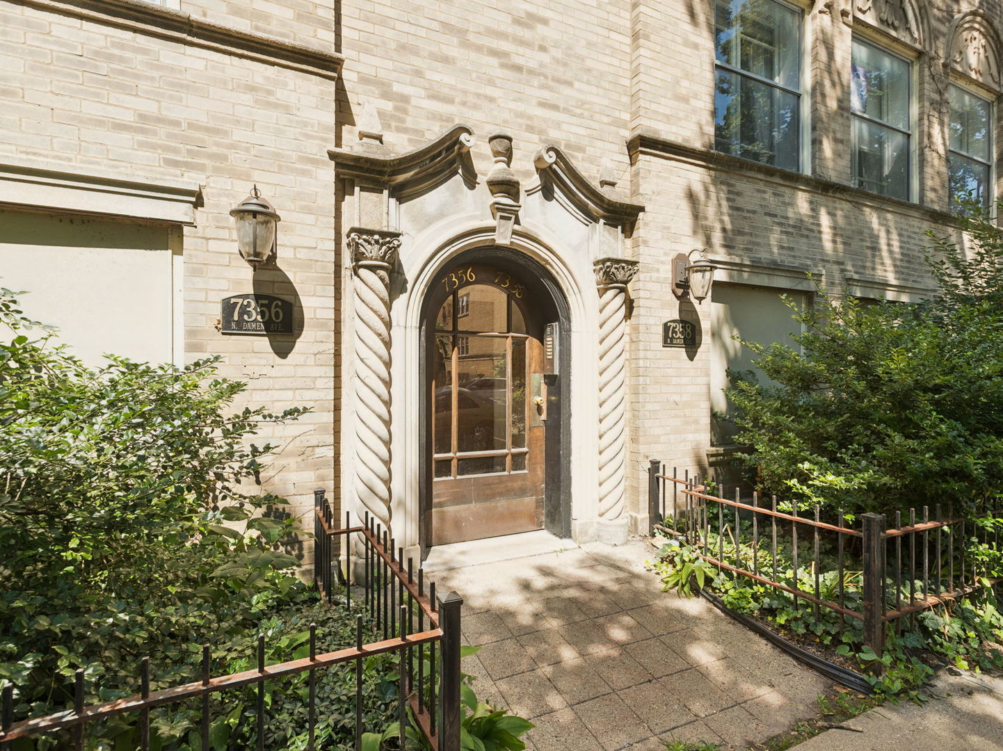 7358 N Damen Avenue Unit: 2N