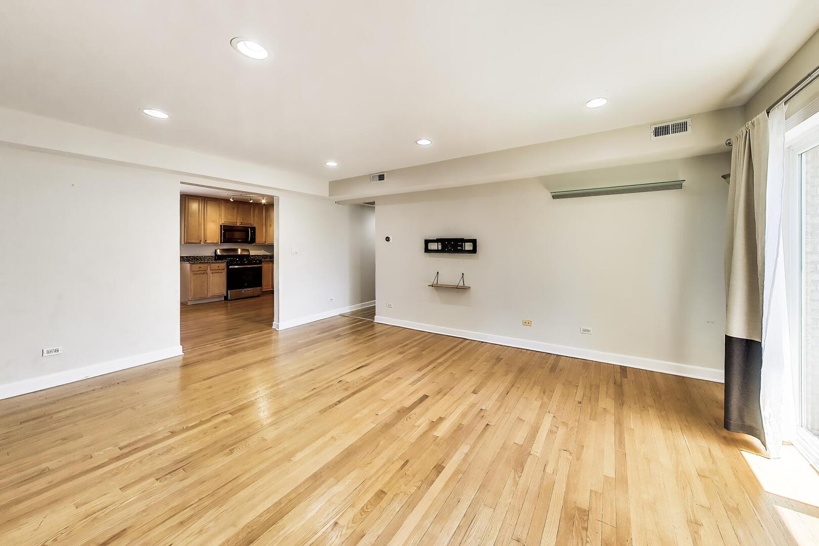 717 Seward Street Unit: 3E