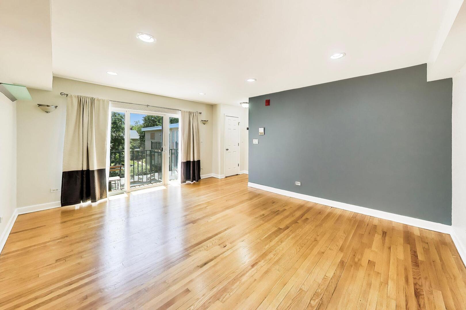 717 Seward Street Unit: 3E