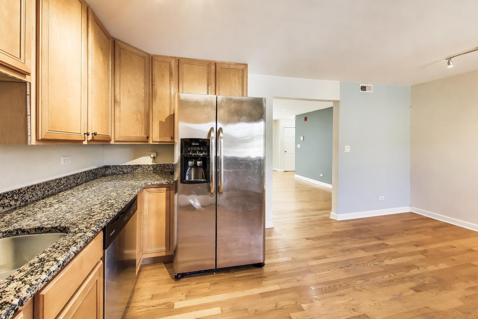 717 Seward Street Unit: 3E