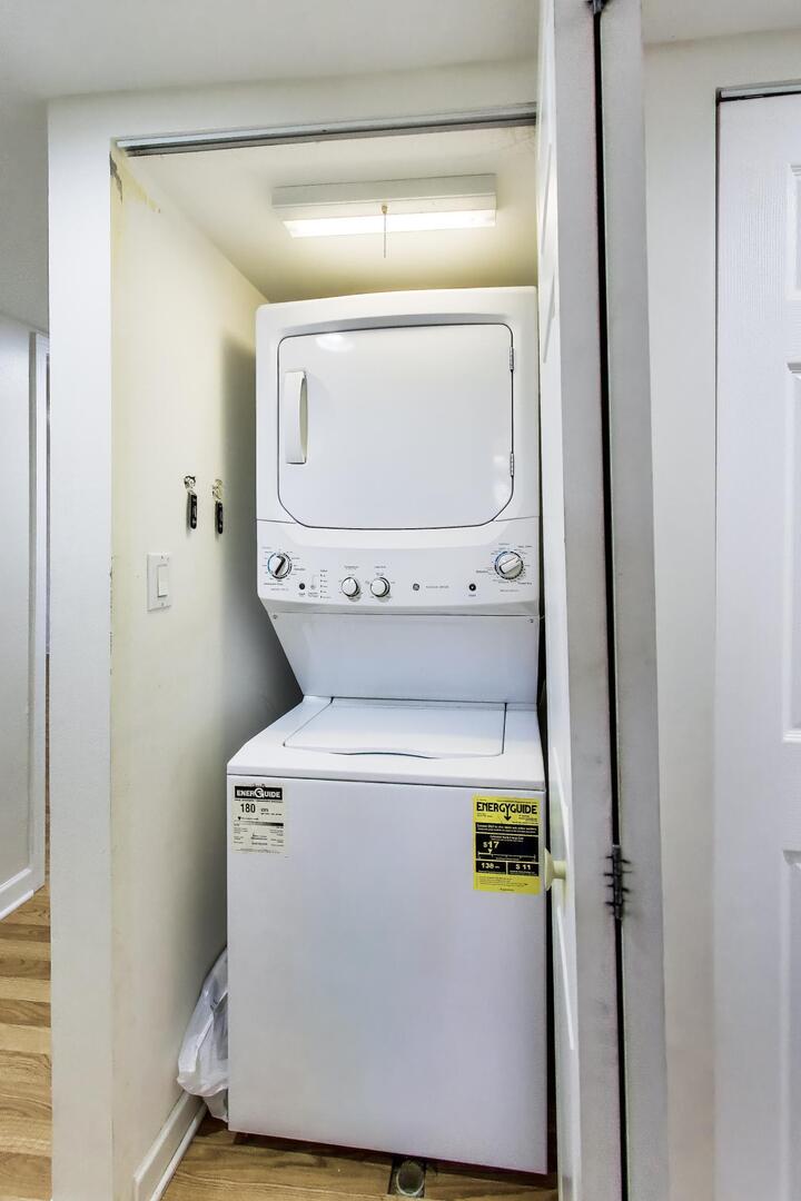 717 Seward Street Unit: 3E