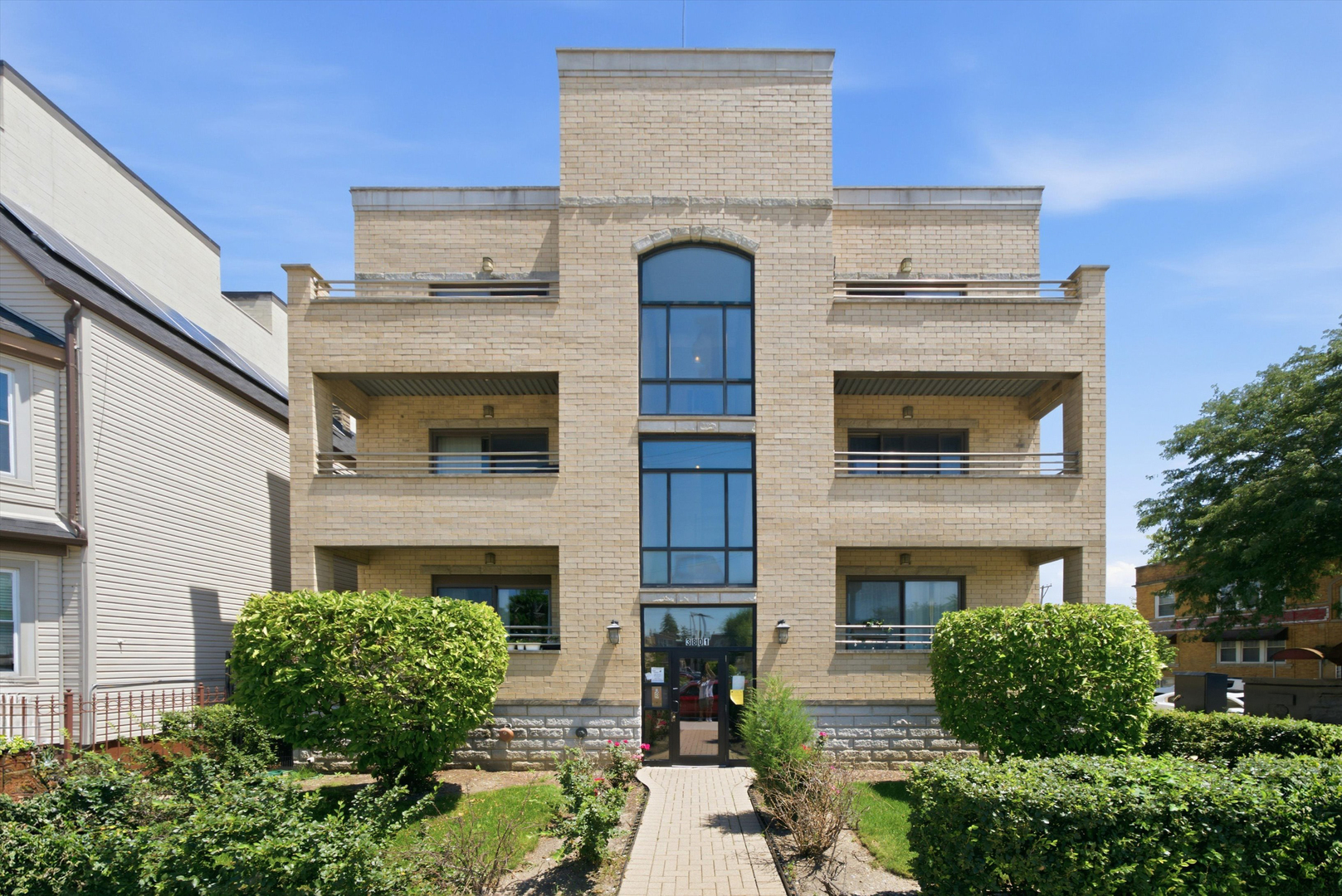 3801 N Kedzie Avenue Unit: 3S
